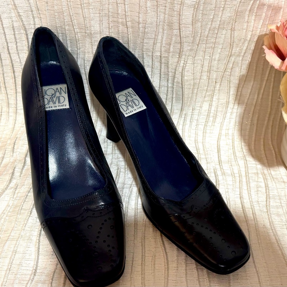Women shoes for elegant women